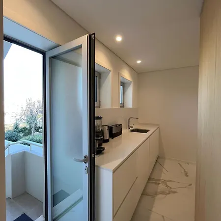 Brittos Lovely - Prime *