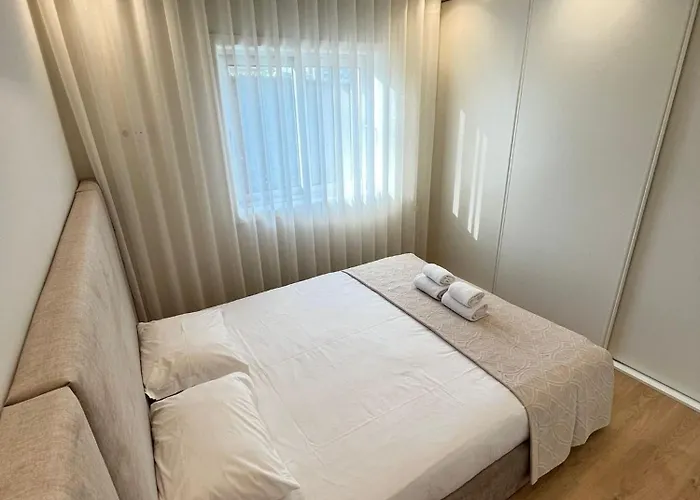 Brittos Lovely - Prime 빌라노바데파말리카오